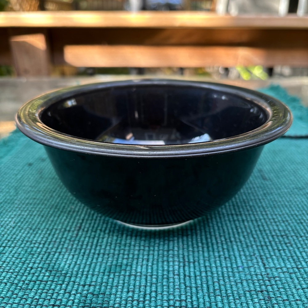 Vintage Pyrex - Rare Black 1L with clear bottom glass bowl - 322